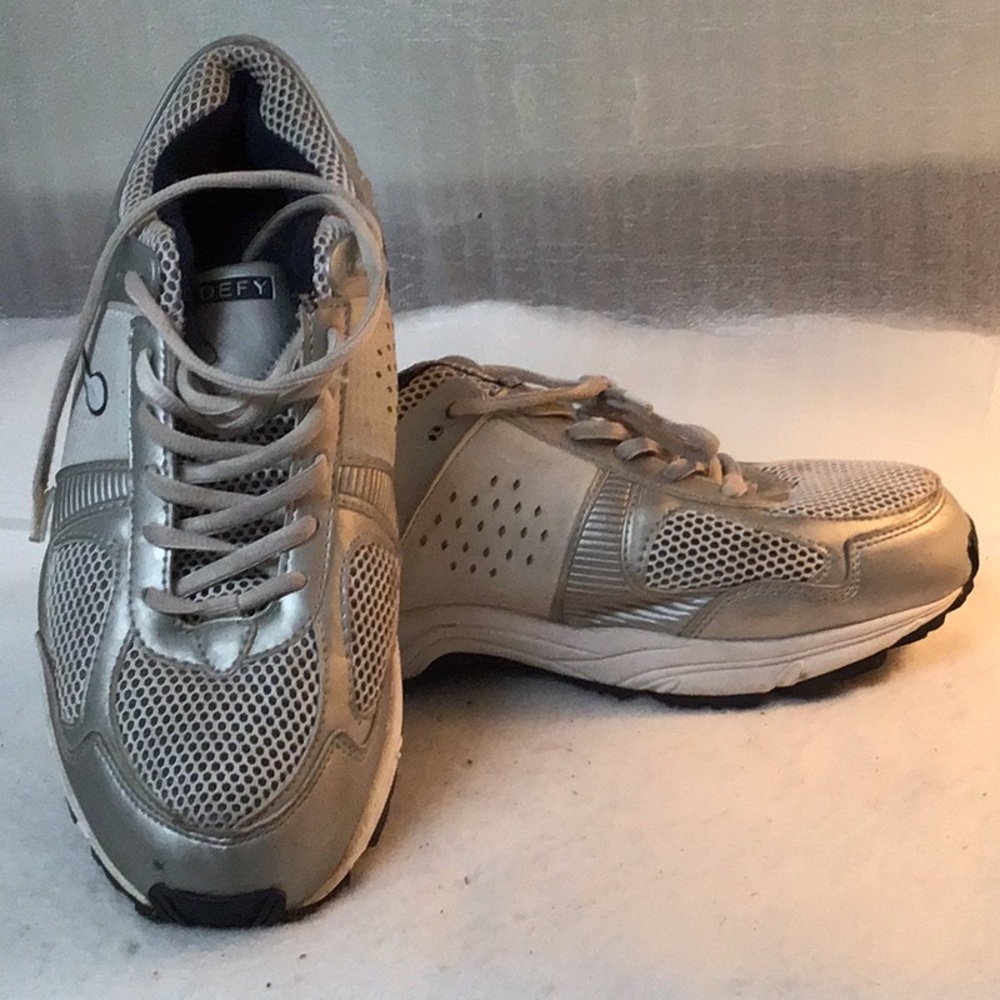Gravity Defyer shoes